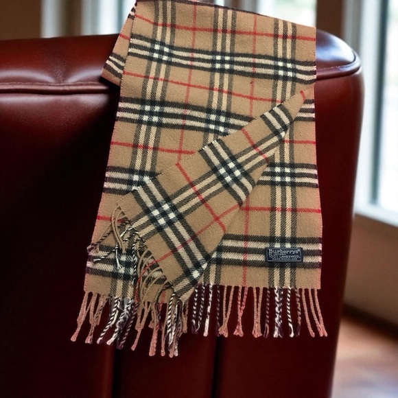 Vintage BURBERRYS of London Nova Check 100% Lambs Wool Scarf - Picture 1 of 3